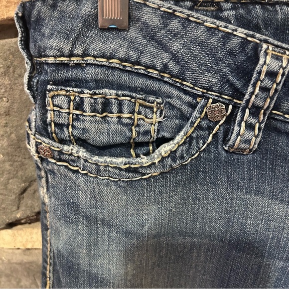 Silver Jeans Women's Tuesday women’s size 16.5 Straight Leg Blue Denim - Picture 3 of 8